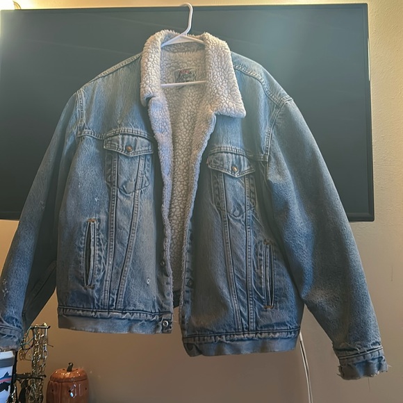 Authentic 80's Levis sherpa Trucker jean jacket - Picture 3 of 16